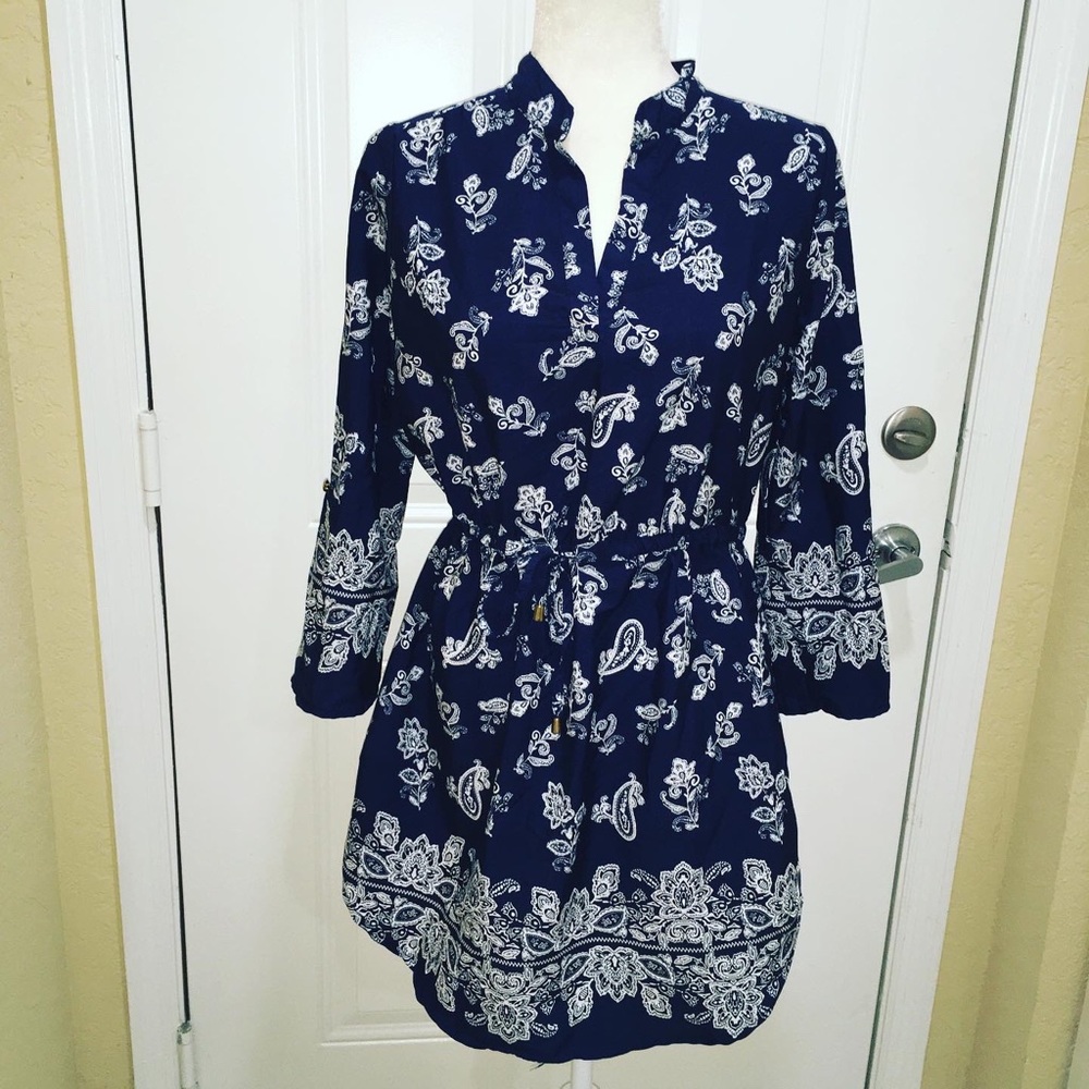 Navy/white loose fitting super cute dress